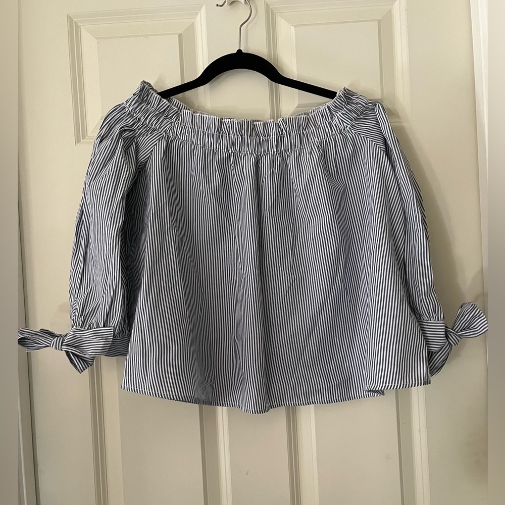 Women’s American Eagle Shirt Blouse Top Off the Shoulder White & blue stripes M